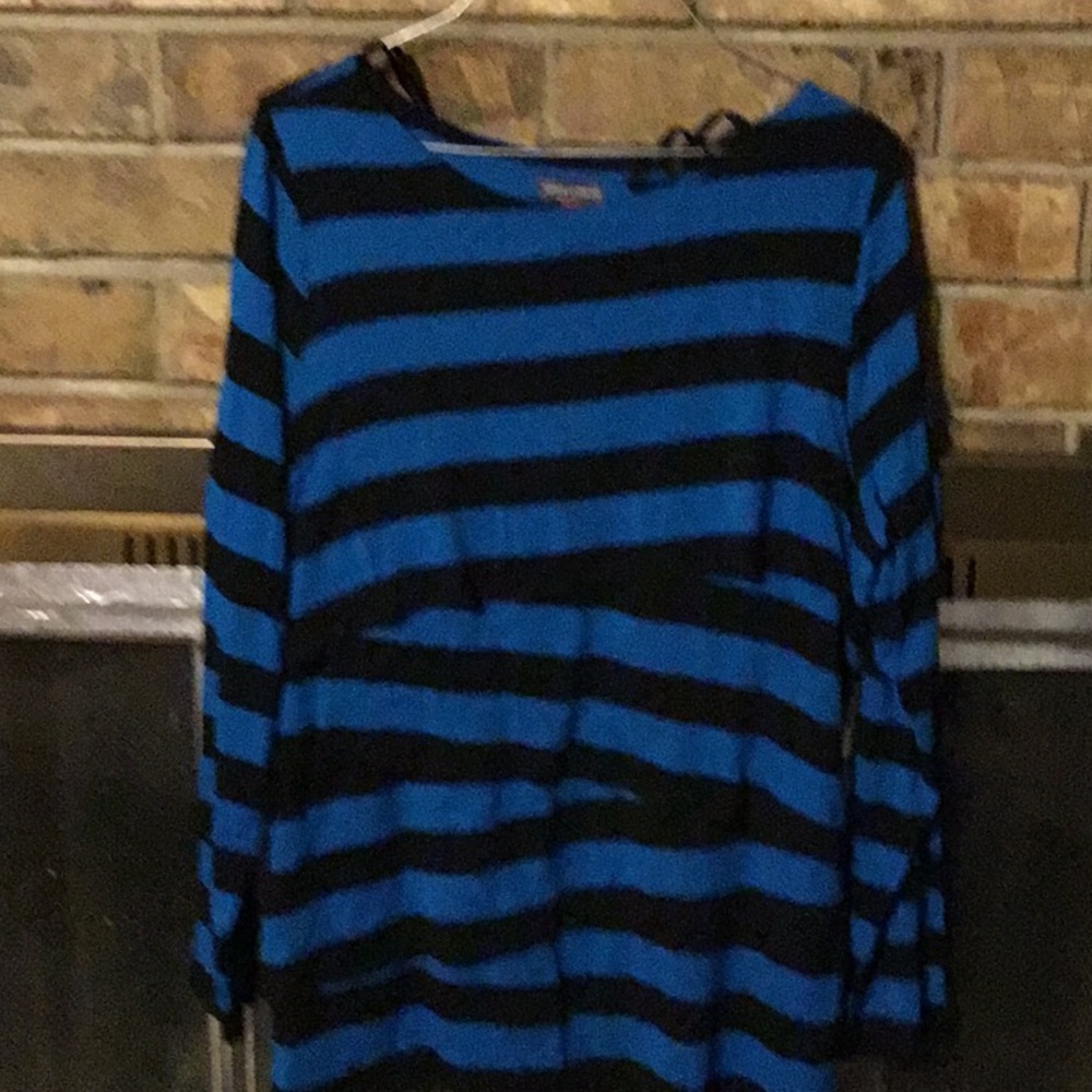 Vince Camuto size 1X striped long sleeves blouse